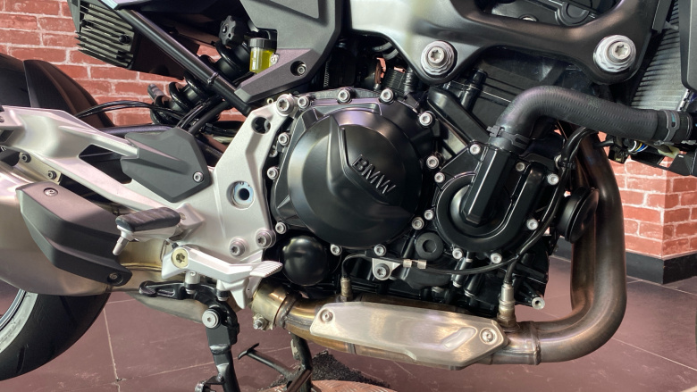 BMW F900 R